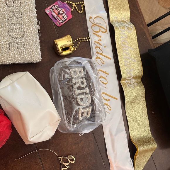BACHELORETTE accessories lot - Picture 6 of 10